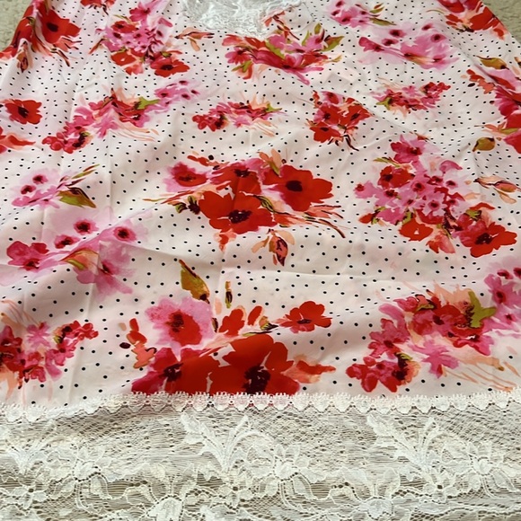 Vintage Oscar de la Renta laced short nightgown - Picture 3 of 6